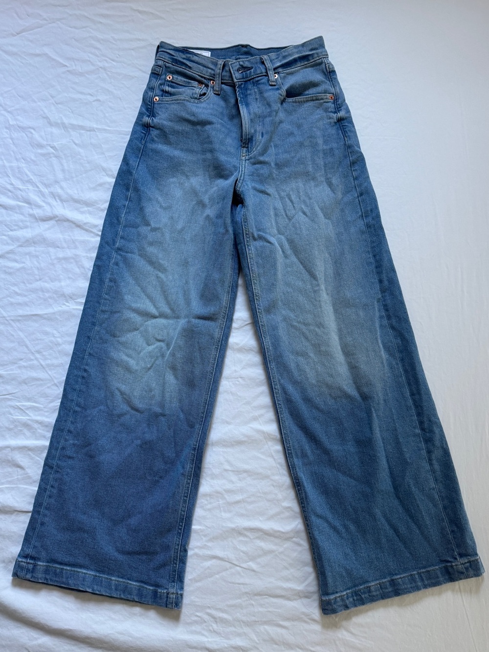Gap Women’s High Rise Stride Ankle Jeans, size 26L, medium wash - Picture 7 of 16
